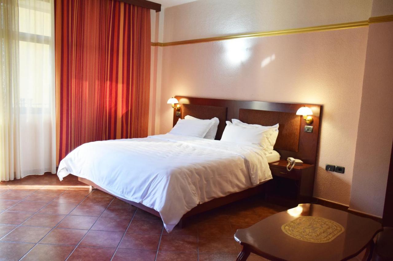 Elysee Hotel 4*