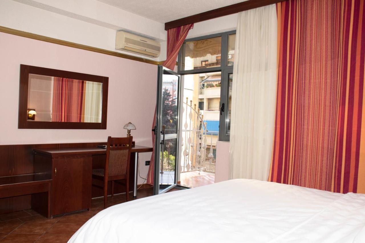 Elysee 4*