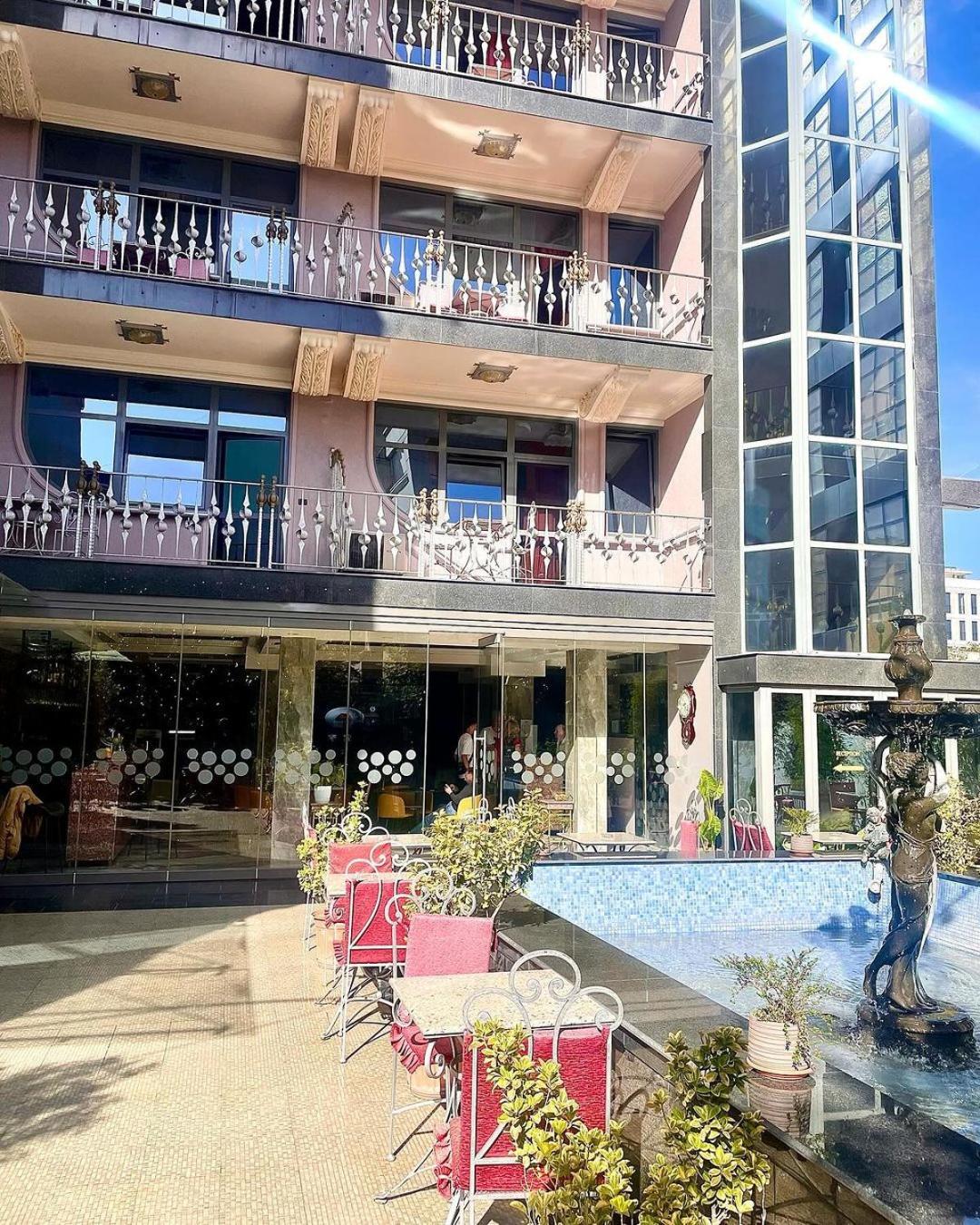 Elysee 4* Tirana
