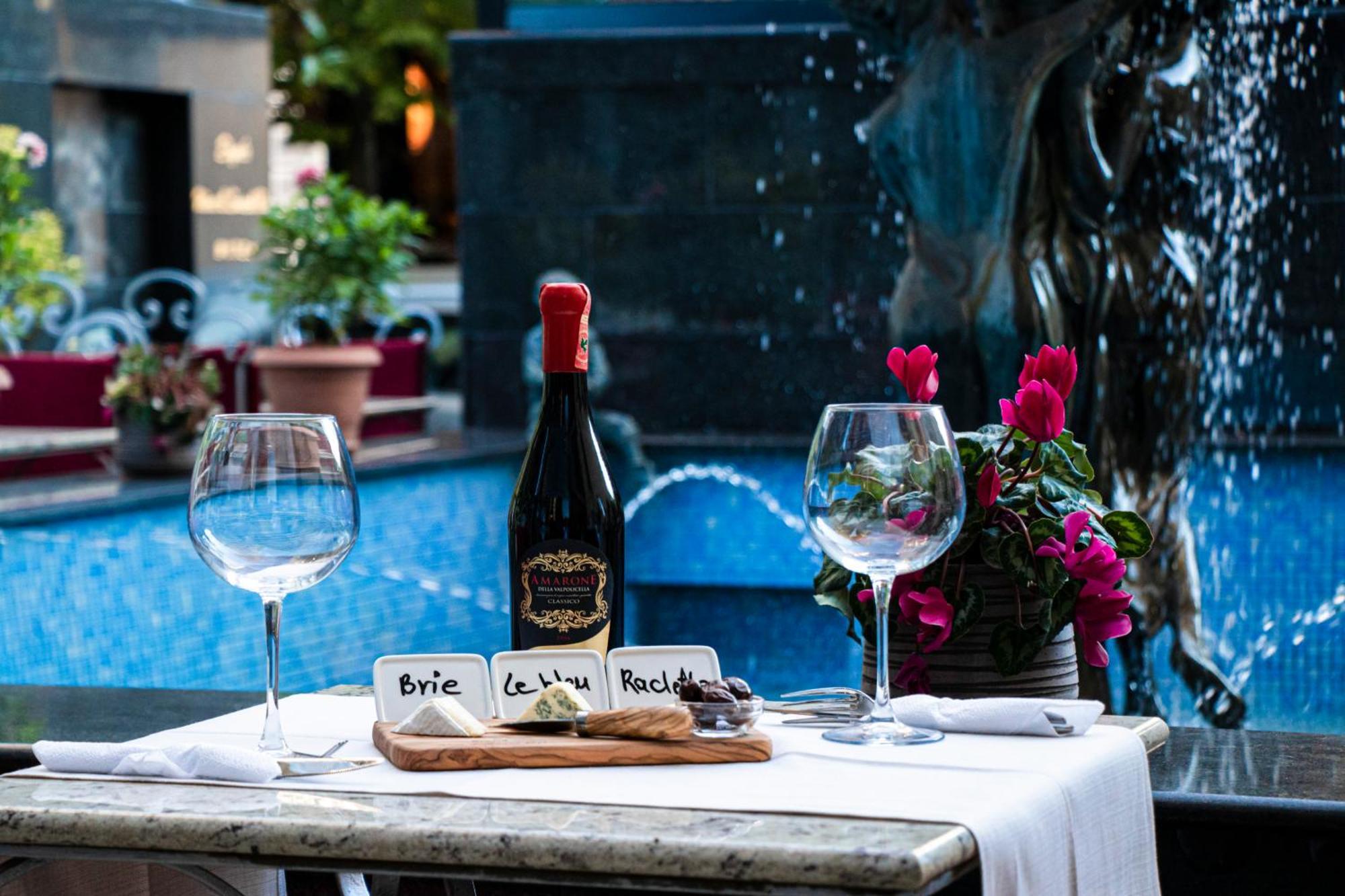 Elysee Hotel