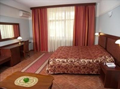 Elysee Hotel 4*